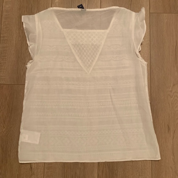 GAP semi sheer white cross-stitch design blouse - Picture 4 of 6